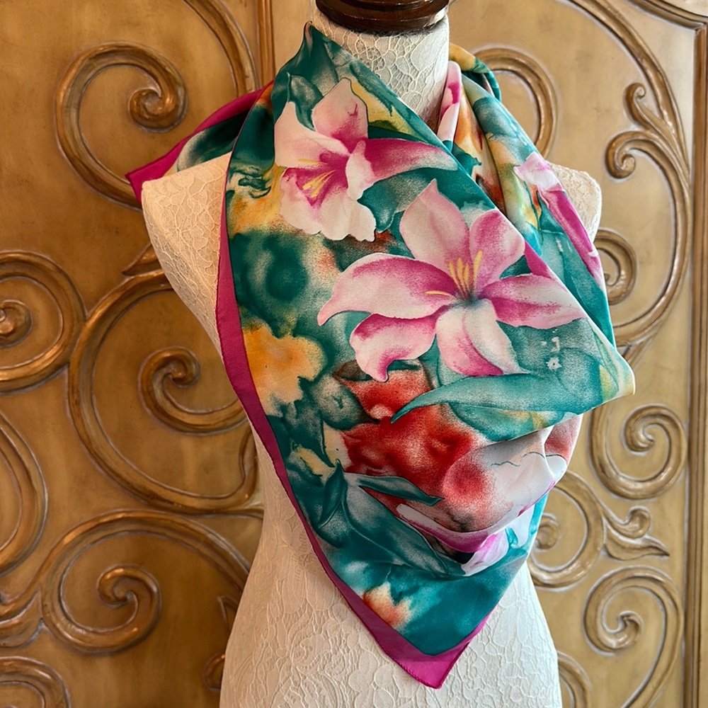 Vintage Art of the Scarf Floral 🌺 Scarf